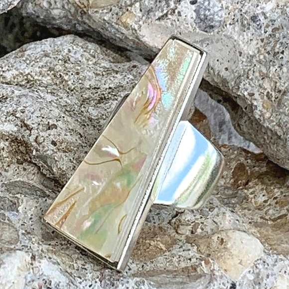 NEW Kendra Scott Collins Cocktail Ring in Silver White Abalone- Size 6 - Picture 5 of 8